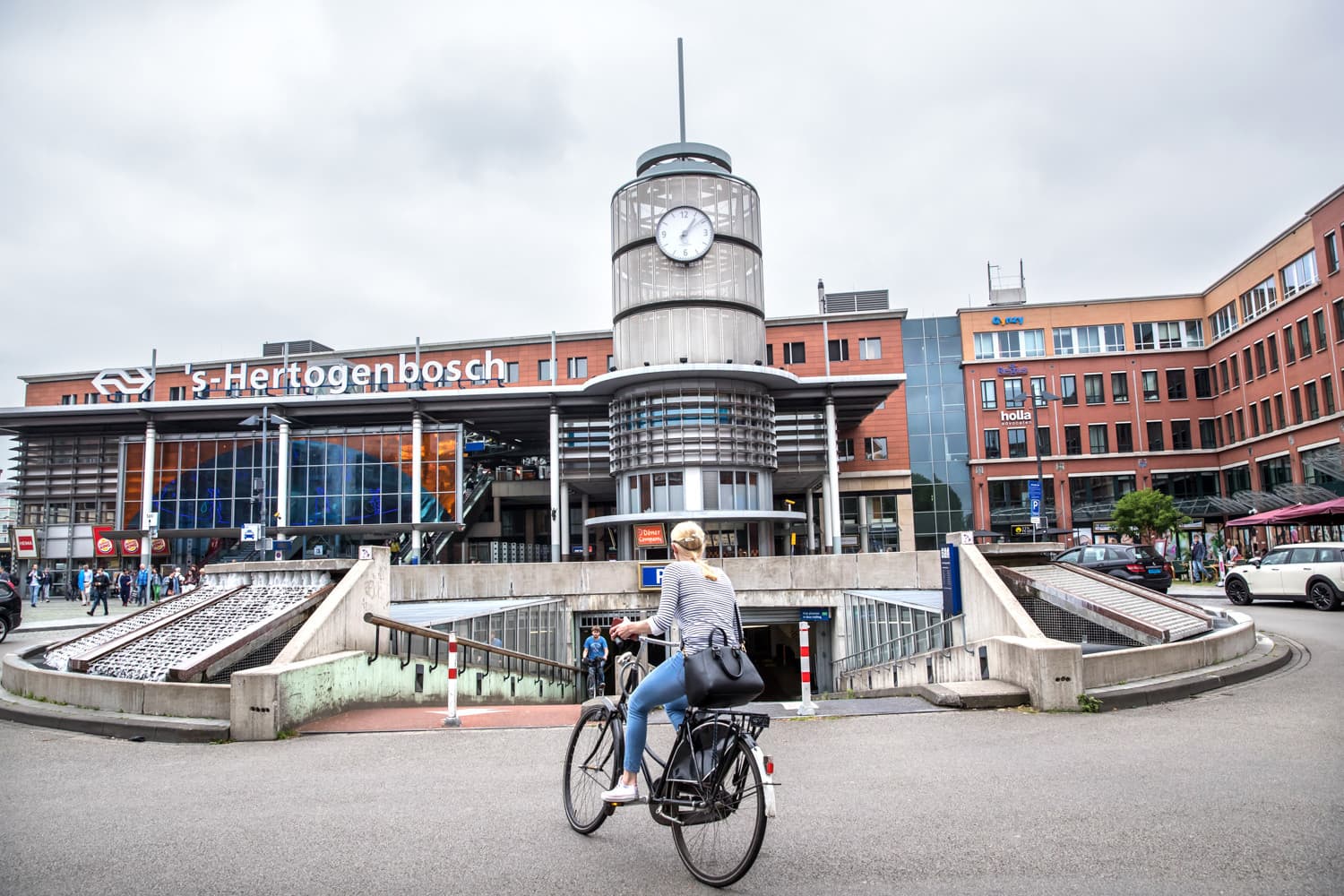 Fietsenstalling Stationsplein - image